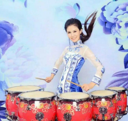 著名青年歌手周芷诺新年力作《爱从北京来》火爆上线 著名青年歌手周芷诺新年力作《爱从北京来》火爆上线