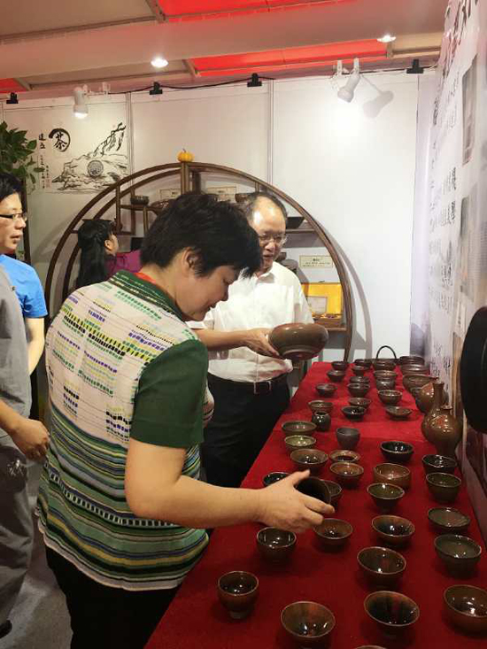 天黑建盏精彩亮相第二届建窑建盏文博会 天黑建盏精彩亮相第二届建窑建盏文博会