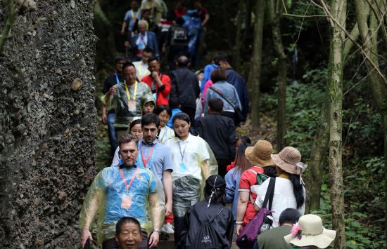 俄罗斯媒体参访四川广元剑阁县_行走蜀道感悟三国文化 俄罗斯媒体参访四川广元剑阁县_行走蜀道感悟三国文化