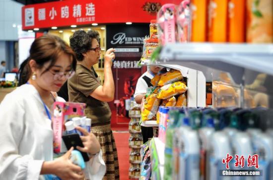 侨务工作发展完善:依法护侨上台阶_引智引资谋共赢 侨务工作发展完善:依法护侨上台阶_引智引资谋共赢