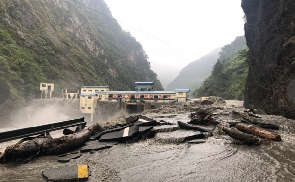 无电液控应急操作器助力龙潭水电站解除漫坝险情 无电液控应急操作器助力龙潭水电站解除漫坝险情