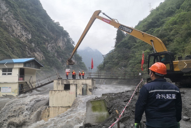 无电液控应急操作器助力龙潭水电站解除漫坝险情 无电液控应急操作器助力龙潭水电站解除漫坝险情