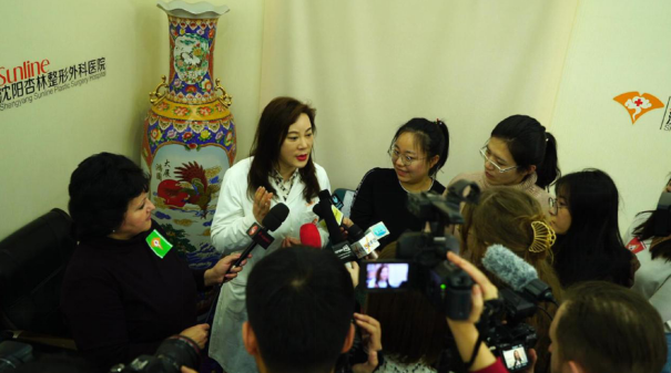 沈阳杏林整形外科医院挑战医学“换脸”_8小时让早衰少女“返老还童” 沈阳杏林整形外科医院挑战医学“换脸”_8小时让早衰少女“返老还童”